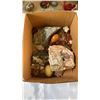 Image 2 : BOX OF SEMI PRECIOUS STONES