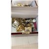 Image 2 : Jewelry box and tin of jewelry