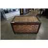 Image 1 : WOVEN LOOK STORAGE TRUNK