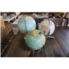 Image 2 : 3 GLOBES ON STANDS