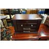Image 1 : LARGE LOCKING JEWELLERY BOX W/ KEY