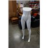 Image 2 : Mannequin lower body on stand