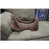 Image 2 : VINTAGE LEATHER SADDLE
