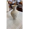 Image 2 : 9 INCH LENOX VASE IN ORIGINAL BOX