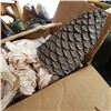 Image 3 : Heavy decorative stand and weighted decorative pincones