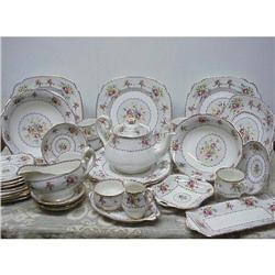 40PC. ROYAL ALBERT CHINA DINNER SET PETIT POINT#1238743
