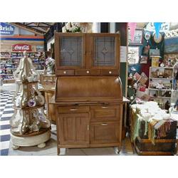 KITCHEN CABINET W/FROSTED GLASS DOORS & GREAT #1200082