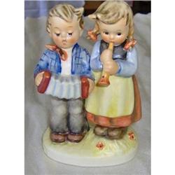 Hummel "Birthday Serenade" Figurine (HUM 218) #1200230