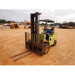 CLARK GPS30 Forklift - Mast