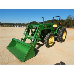JOHN DEERE 5075E Farm Tractor