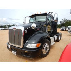 2011 PETERBILT 386 Day Cab Truck