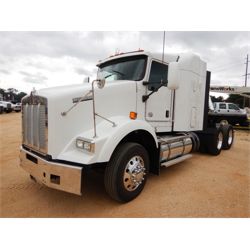 2015 KENWORTH T800 Sleeper Truck