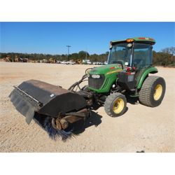2010 JOHN DEERE 4520 Broom