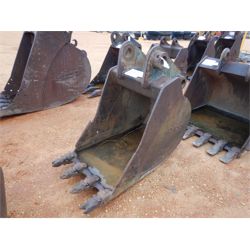 30" ESCO bucket attachment (B-6)