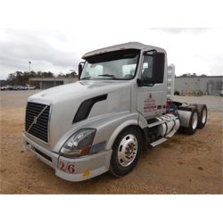 2006 VOLVO VN164T Day Cab Truck