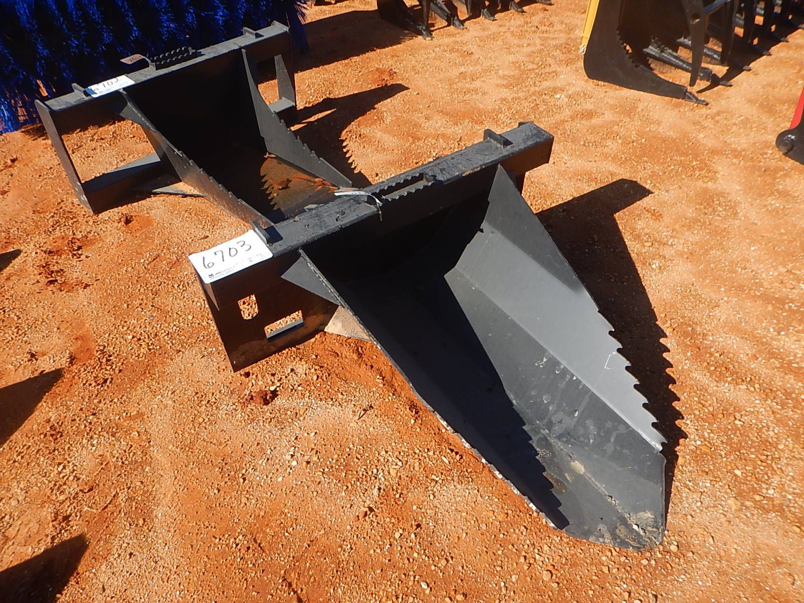 SPADE BUCKET Skid Steer Attachment