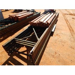 (1) PALLET SHELVING RAIL W/SUPPORT POST Miscellaneous