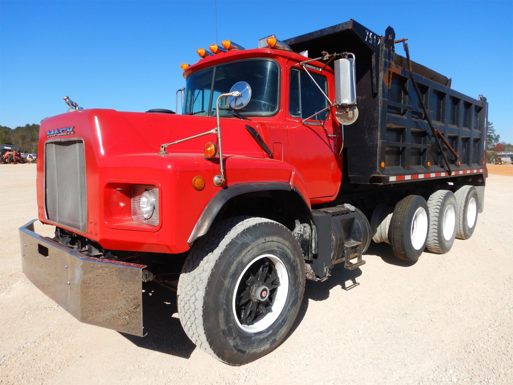 Mack Rb688s 1992 MACK RB688S Dump Truck