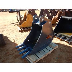 JOHN DEERE 130G 24" BUCKET Bucket Attachment