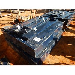 (2) METAL SCHOOL LOCKER  Miscellaneous