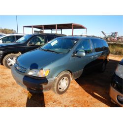 2002 TOYOTA SIENNA Passenger Van