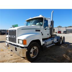 2007 MACK CHN613 Day Cab Truck