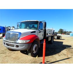 2006 INTERNATIONAL 4300 Flatbed Truck