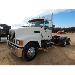 2010 MACK CHU613 Day Cab Truck