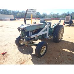 JOHN DEERE 2010 Farm Tractor