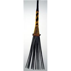 A FINE SOLOMON ISLANDS COMB