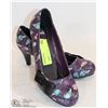 Image 1 : LADIES GRAPHIC PRINT "ICE CREAM" HEELS; SIZE 8