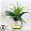 Image 1 : DECORATIVE PLASTIC PLANT