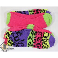 4 PAIRS OF LADIES COZY SOCKS (NEW)