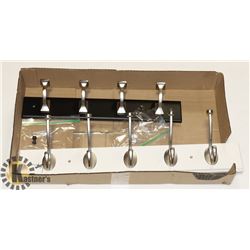 FLAT WITH 2 WOOD & BRUSHED NICKEL COAT