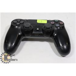 PLAYSTATION 4 CONTROLLER