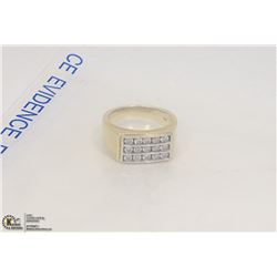 MENS 10KT GOLD RING WITH 15 - .04 DIAMONDS