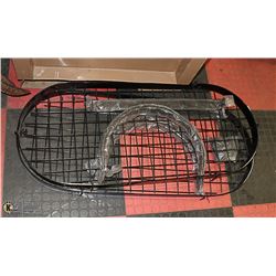 2 KITCHEN HANGING UNITS