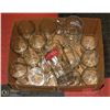 Image 1 : BOX W/ASSORTED GLASSWARE INCL. 6 BEER