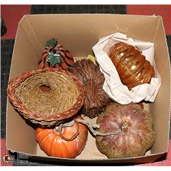 BOX W/ HALLOWEEN PUMPKIN DECOR