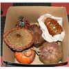 Image 1 : BOX W/ HALLOWEEN PUMPKIN DECOR