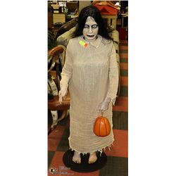 COLLAPSABLE SCARY CARRIE MANNEQUIN