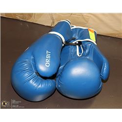 PAIR OF BUSSO ORBIT 14OZ BOXING GLOVES