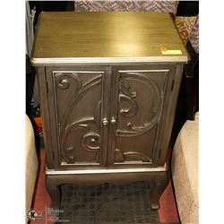 SOLID WOOD VINTAGE STYLE 2-DOOR