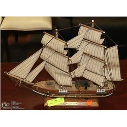 HURRICANE COLLECTIBLE MODEL SHIP