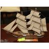 Image 1 : HURRICANE COLLECTIBLE MODEL SHIP