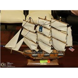 U.S.S. CONSTITUTION 1797 COLLECTIBLE MODEL SHIP