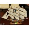Image 1 : U.S.S. CONSTITUTION 1797 COLLECTIBLE MODEL SHIP