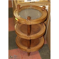 GLASS TOP END TABLE 18 X 25