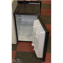BLACK DANBY BAR FRIDGE