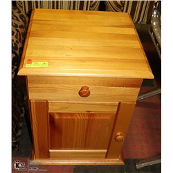 PINE END TABLE WITH 1 DRAWER & 1 DOOR 16 X 16 X 21